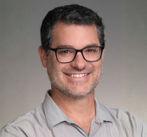 ד"ר  אושרי  בר-גיל