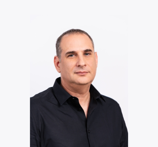 ד''ר ניר גזית